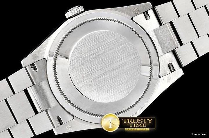 0326 RDD0214B – DayDate 36mm GoAnywhere 682